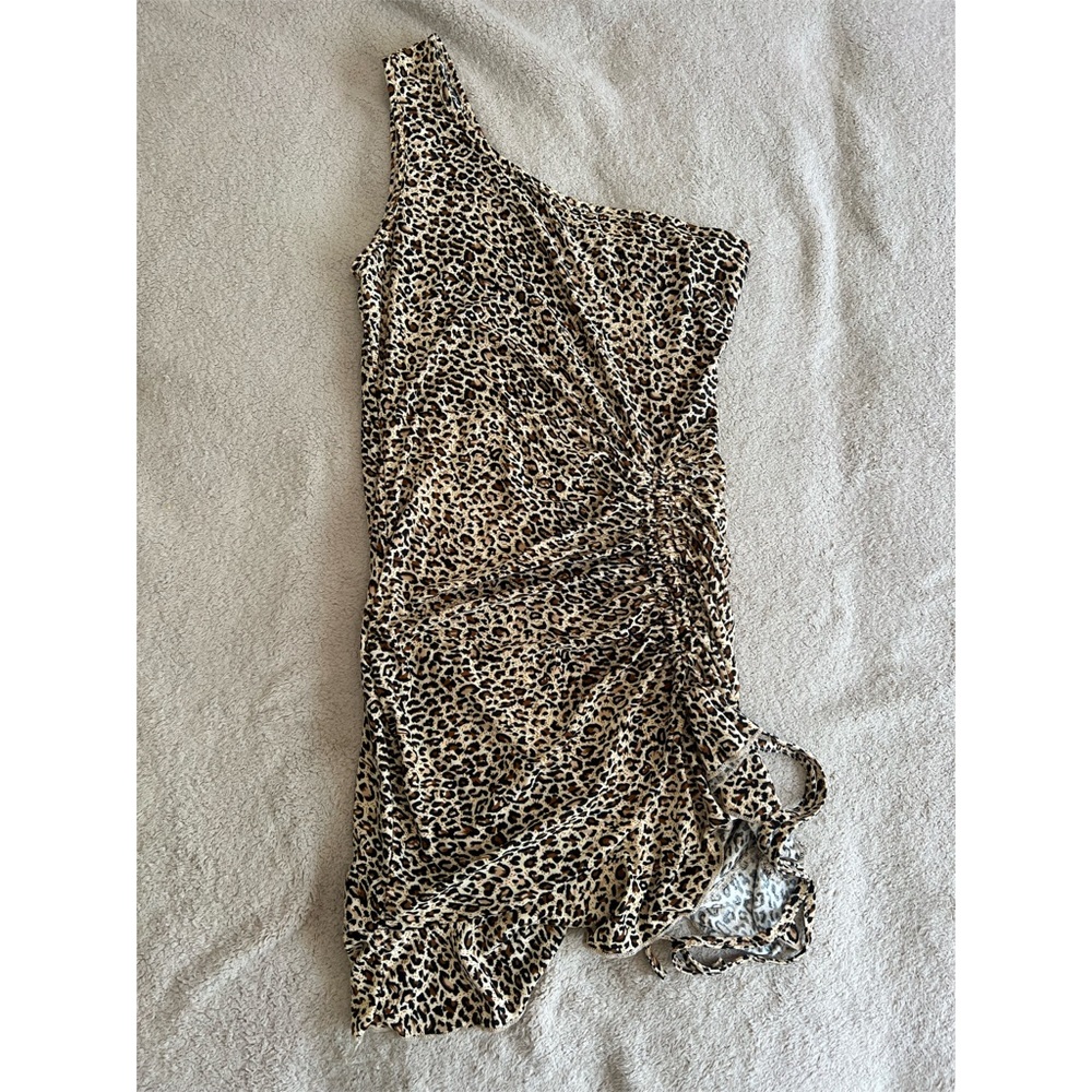 SHEIN half sleeves with leopard print